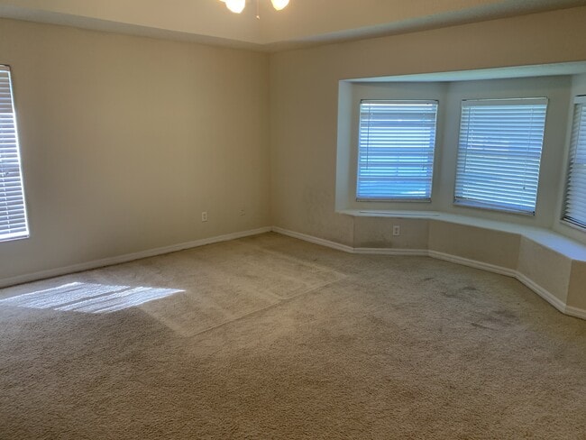 Building Photo - 3253 Countryside View Dr