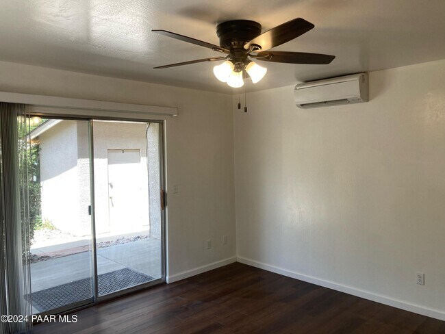Foto del edificio - 212 W Hillside Ave