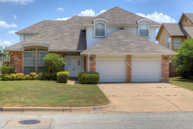 Building Photo - 3813 Fairhaven Dr