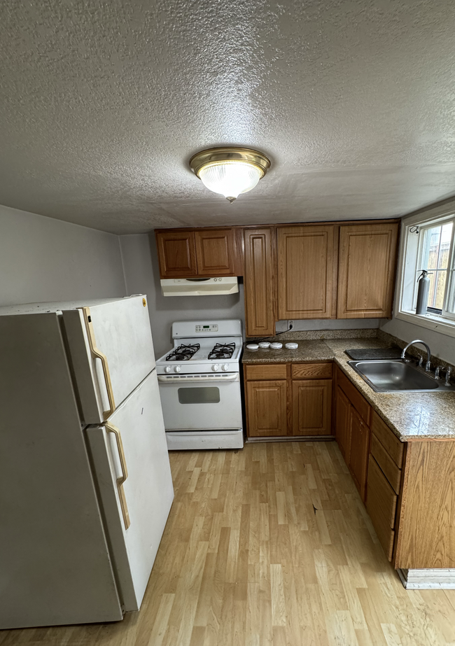 Foto del edificio - 439 E 9th St