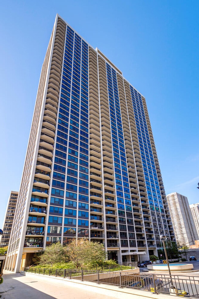 Building Photo - 1560 N Sandburg Terrace