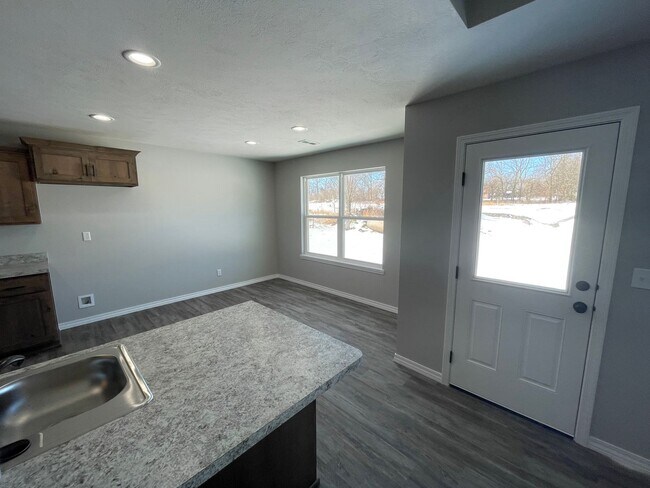 Foto del edificio - COMING SOON Beautiful 3 bedroom 2 bath in ...