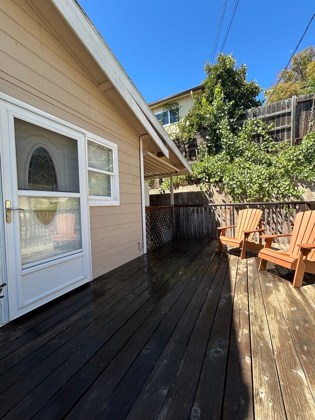 Lovely front deck. - 621 5th St