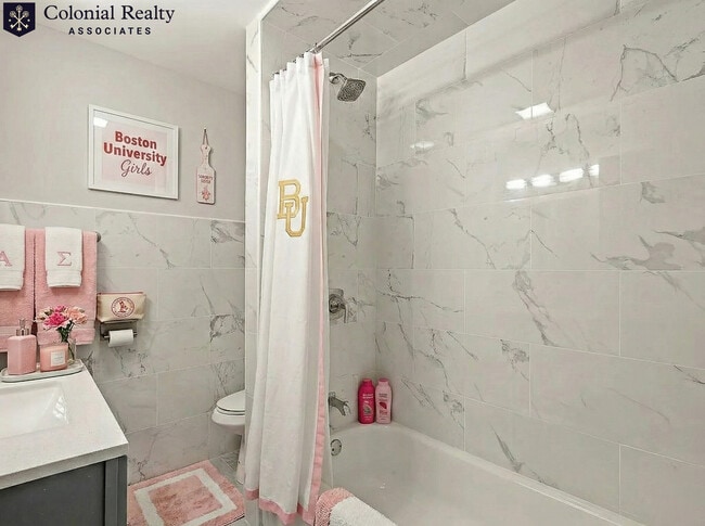 Building Photo - 330 St Paul St