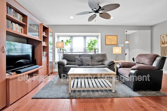 Foto del edificio - 268 Birch Dr