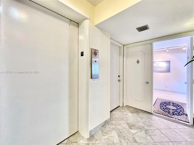 Building Photo - 4280 Galt Ocean Dr