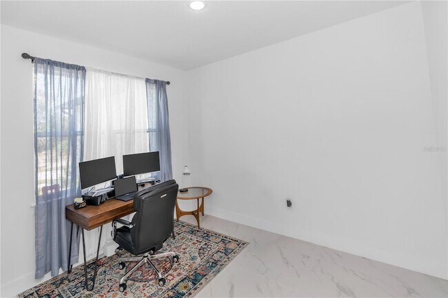 Building Photo - 780 Kangaroo Ct