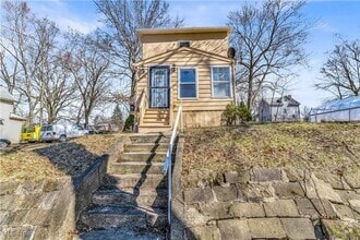 Building Photo - 791 Allyn St