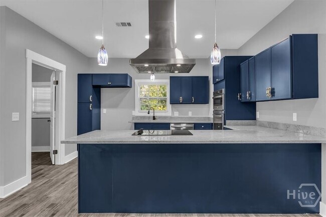 Building Photo - 2706 Hopkins St