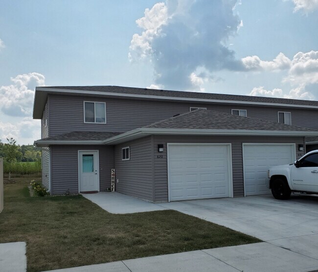 Foto del edificio - 528 Maple Brook Ct