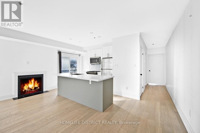 Building Photo - 243 Niagara St