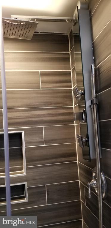 Foto del edificio - 8233 Lyndhurst St