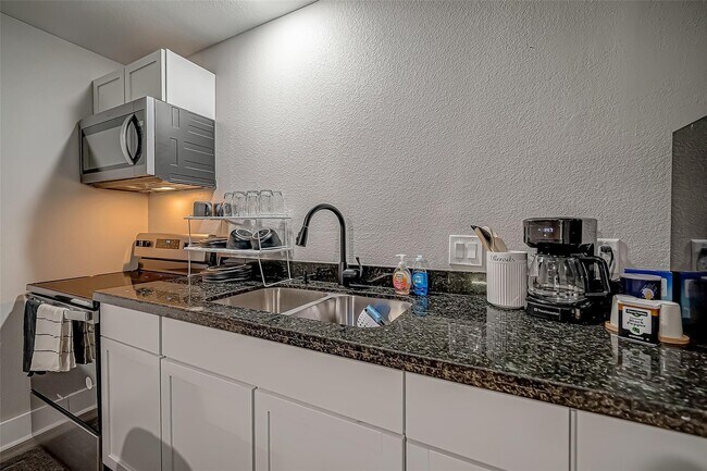 Foto del edificio - 3257 Holman St