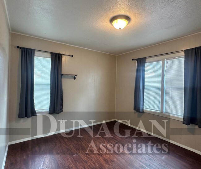 Foto del edificio - 709 W Stevens St