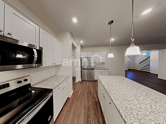 Foto del edificio - 93 Shelby Ct