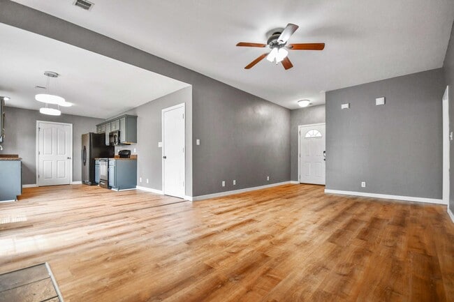 Foto del edificio - Pet Friendly Three Bedroom!