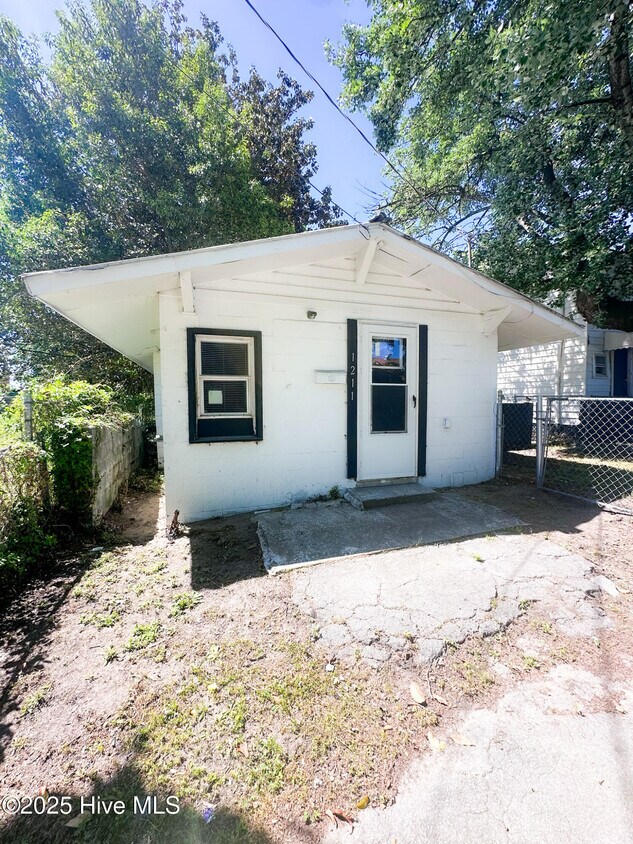 Foto principal - 1211 Bay St