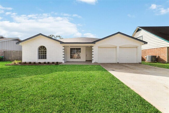 Building Photo - 12707 W Club Ln