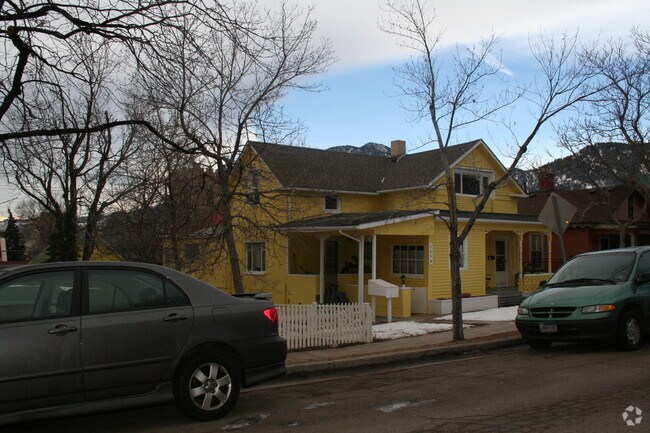 Building Photo - 1418 Mapleton Ave
