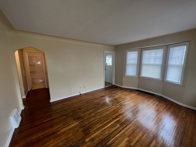 Foto del edificio - 815 W Gramercy Ave