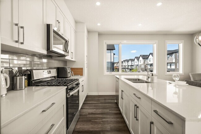 Photo du bâtiment - 337 Skyview Ranch Rd NE