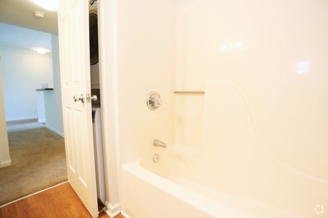 Willowbrook- 2BR, 2BA - Belmont Hills Apartments