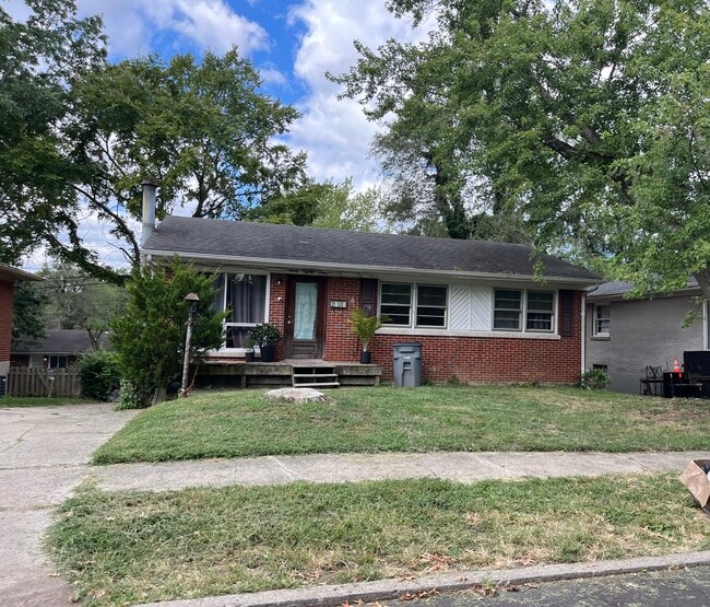 Building Photo - 2084 Saint Teresa Dr