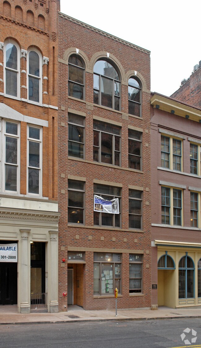Building Photo - 214 3rd Ave N