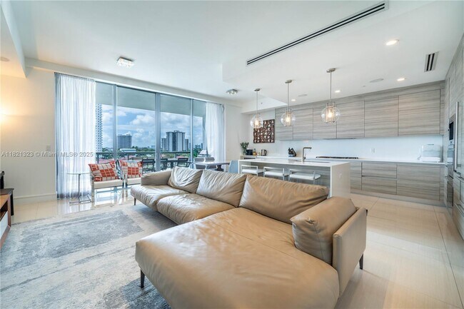 Foto del edificio - 3250 NE 188th St