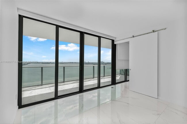 Foto del edificio - 3131 NE 7th Ave