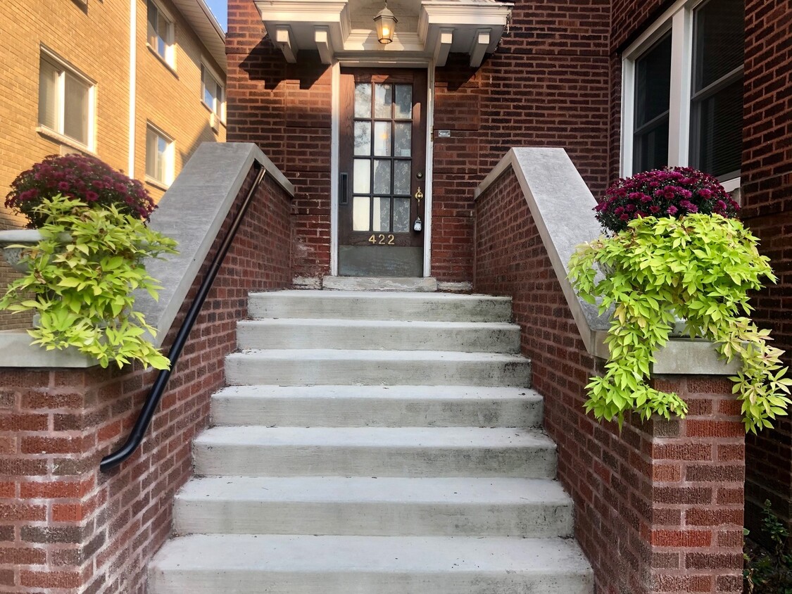 Primary Photo - 422 S Scoville Ave