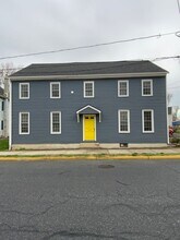 Building Photo - 146 N Cedar St