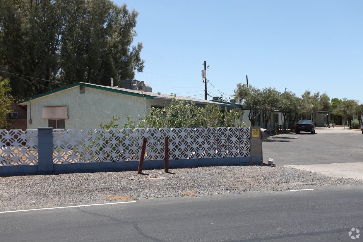 Primary Photo - 1745 Athol Ave
