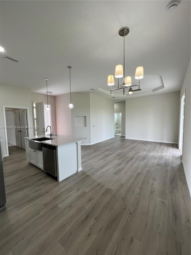 Building Photo - 1025 Jupiter Lp
