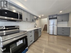 Building Photo - 404 Forest Hill Dr