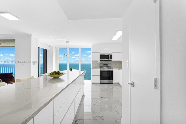 Foto del edificio - 881 Ocean Dr