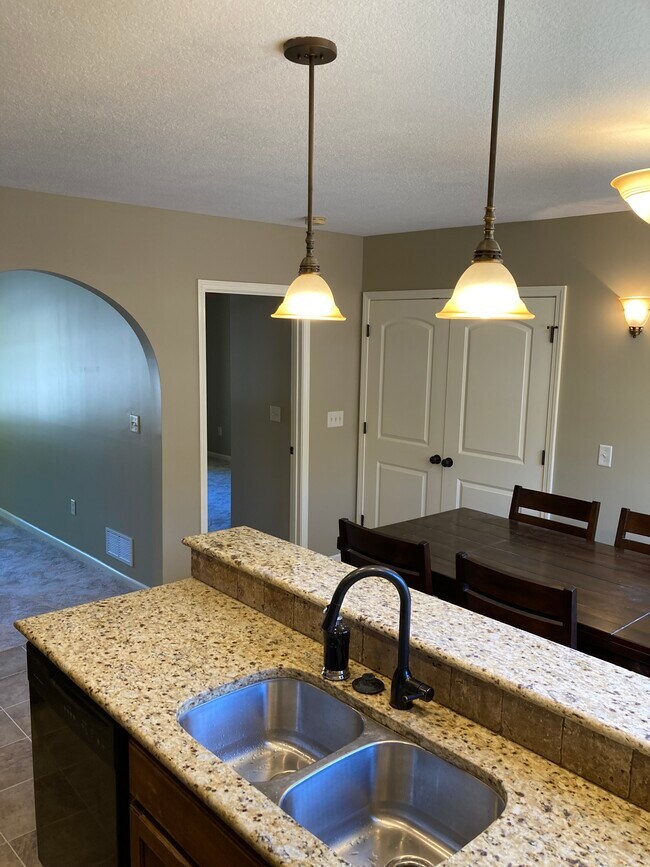 Foto del edificio - 4522 Roanoke Pkwy