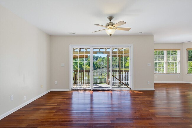 Foto del edificio - 645 Riva Ridge Rd