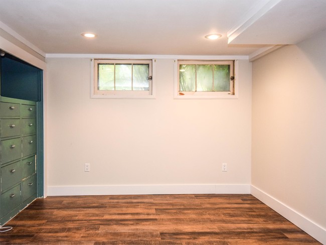 Building Photo - 225 W 400 N