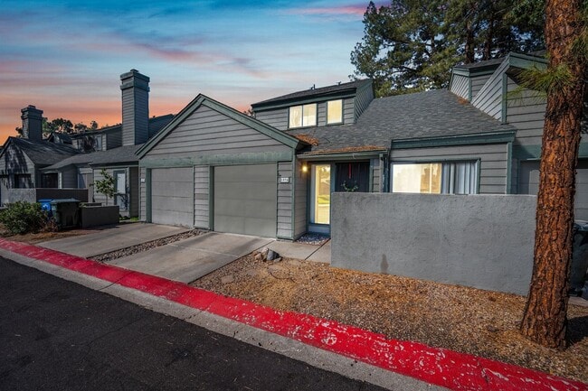 Spacious 3BR Townhouse in Glendale - Spacious 3BR Townhouse in Glendale