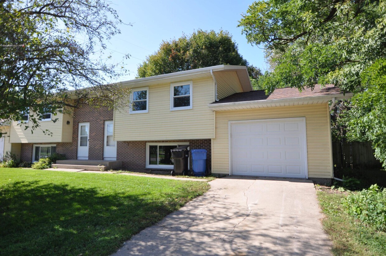 3302 High Rd, Middleton, WI 53562 Townhome Rentals in Middleton WI