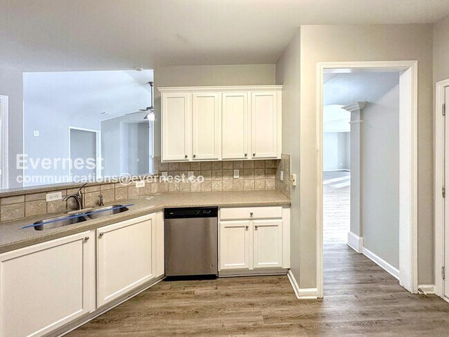 Foto del edificio - 2768 Summit Pkwy SW