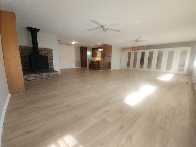 Foto del edificio - 4136 S Lockwood Ridge Rd