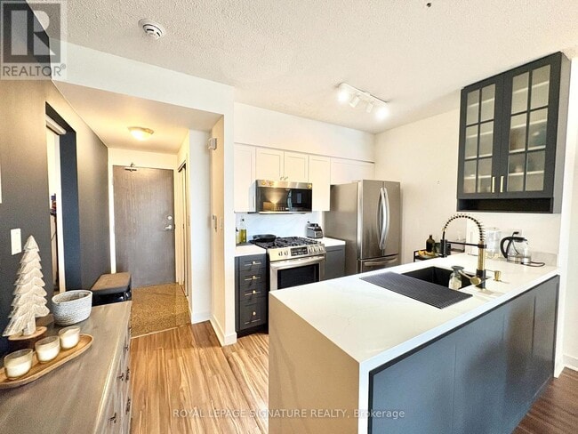 Building Photo - 10 Navy Wharf Ct
