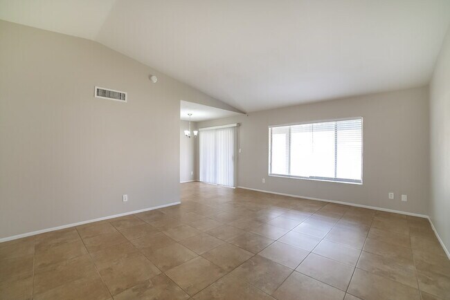 Foto del edificio - 4615 N 75th Ln
