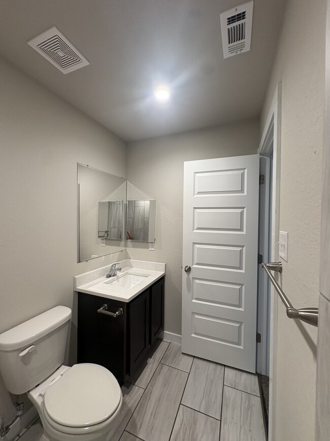 Photo - 8414 V. Verona (San Antonio, TX) Apartment