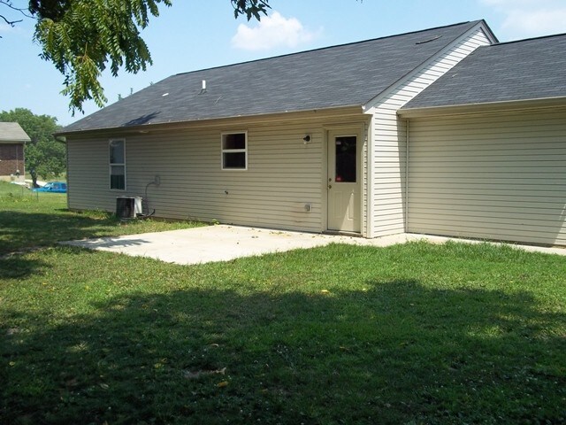 Building Photo - 10239 Knob Hill Dr