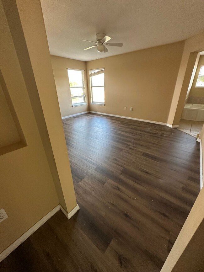 Foto del edificio - Beautiful Home in Parkview at Lake Shore