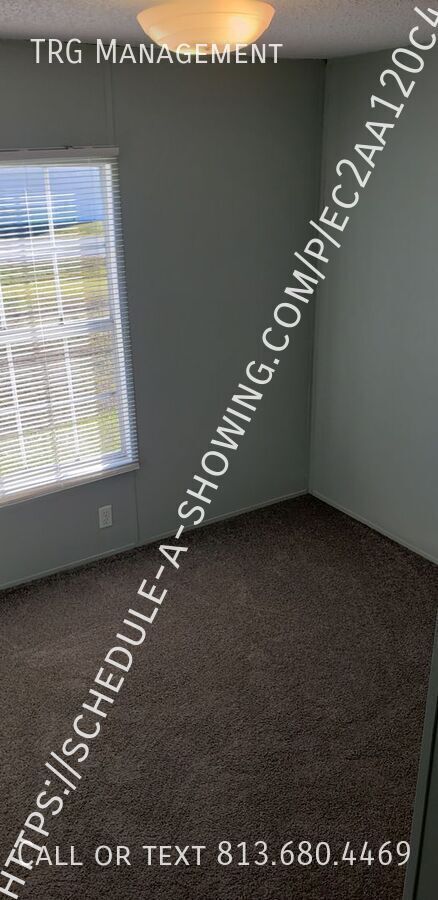 Foto del edificio - 221 Riggs Rd