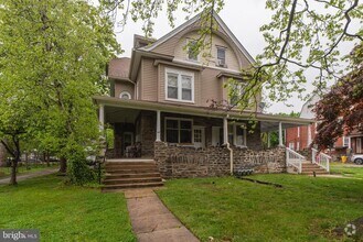 Building Photo - 120 Walnut Ave